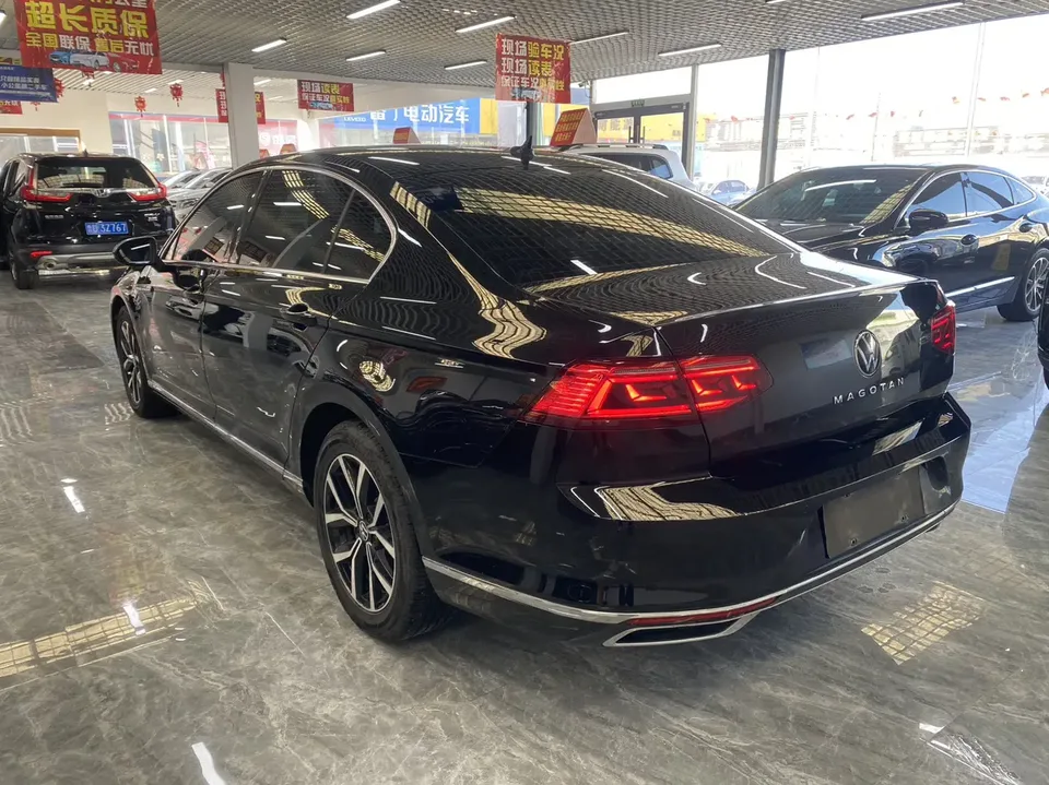 Volkswagen Magotan Magotan 2020 330TSI DSG Leading Edition 2022 — миниатюра 4