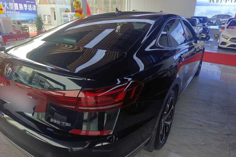 Volkswagen Passat facelift 330TSI Starry Sky Deluxe Edition 2023 — миниатюра 3