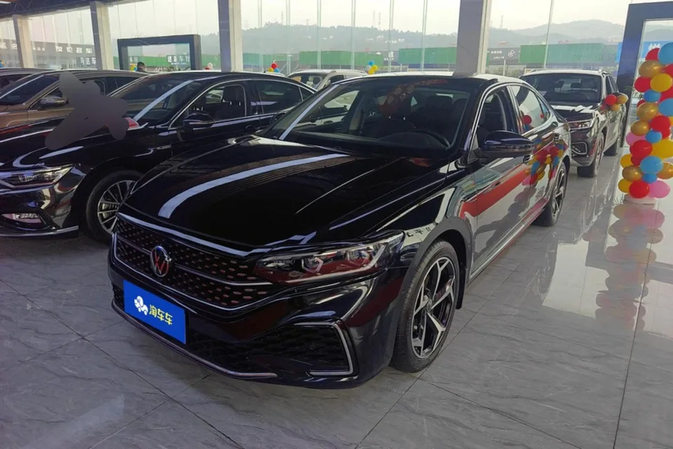 Volkswagen Passat 2023