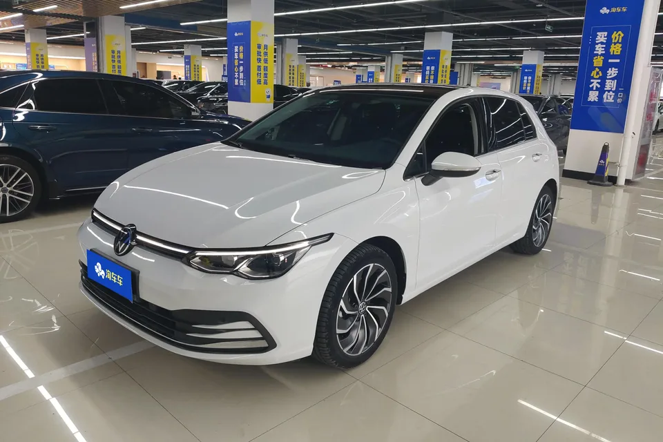 Volkswagen Golf facelift 280TSI DSG Pro 2024 — фото 1, купить с доставкой в Москву