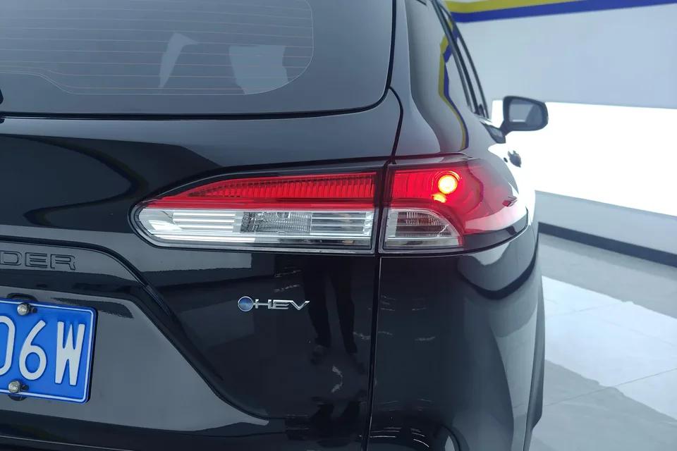 Toyota Frontlander 2.0L Intelligent Electric Hybrid Dual Engine Leading Edition 2024 — миниатюра 2