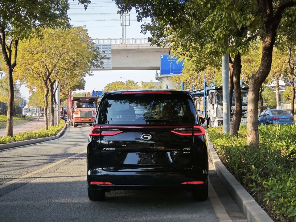 GAC Trumpchi M6 Pro 270T Automatic Deluxe Edition 2022 — миниатюра 4