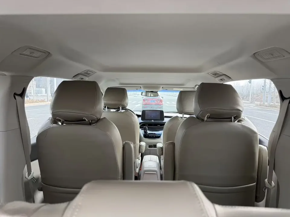 Buick GL8 Buick GL8 2023 Land Business Class 2.0T Comfort Edition 2022 — миниатюра 3