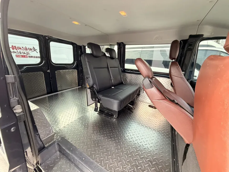 Jiangling Fushun 2.0T manual diesel short-axle low-top commercial multi-purpose passenger car 5 seats 2024 — миниатюра 5
