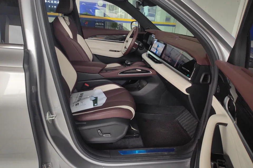 Geely Monjaro Xingyue L 2024 2.0TD High Power Automatic 2WD Yunqi Edition 2024 — миниатюра 4