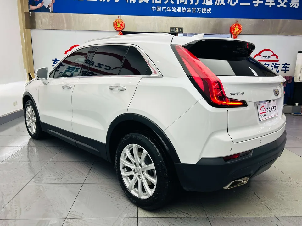 Cadillac XT4 Cadillac XT4 2022 28T two-wheel drive fashion model 2022 — миниатюра 2