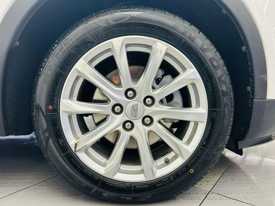 Cadillac XT4 Cadillac XT4 2022 28T two-wheel drive fashion model 2022 — миниатюра 3