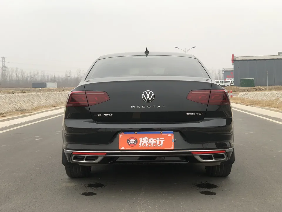 Volkswagen Magotan Magotan 2023 2 million commemorative edition 330TSI DSG leading model 2023 — миниатюра 5
