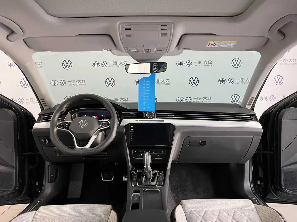 Volkswagen Magotan Magotan 2023 2 millionth anniversary edition 330TSI DSG leading model 2024 — миниатюра 3