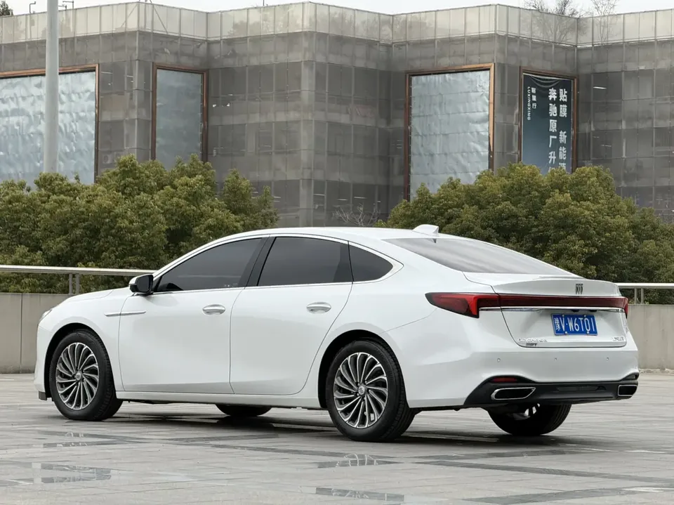 Buick LaCrosse 28T Automatic Premium Edition 2024 — миниатюра 2