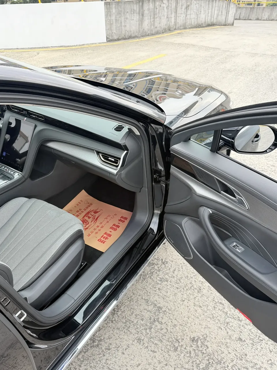 Hongqi H5 Hongqi H5 2024 1.5T DCT Zhilian Qiyue Edition 2024 — миниатюра 3