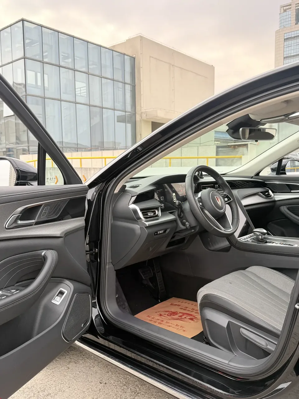 Hongqi H5 Hongqi H5 2024 1.5T DCT Zhilian Qiyue Edition 2024 — миниатюра 4
