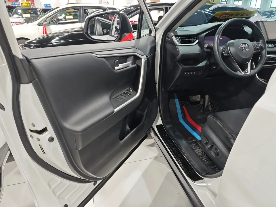 Toyota Willanda 2.0L 2WD Urban Edition 2024 — миниатюра 5