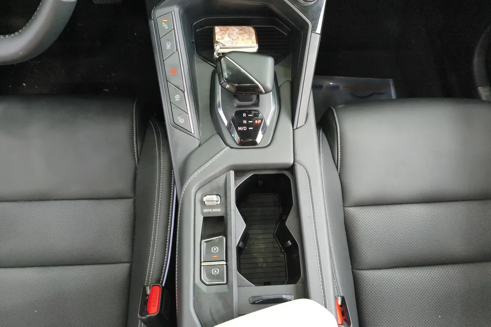 Lynk & Co 06 Lynk & Co 06 2023 Remix 1.5T Shero 2023 — миниатюра 5