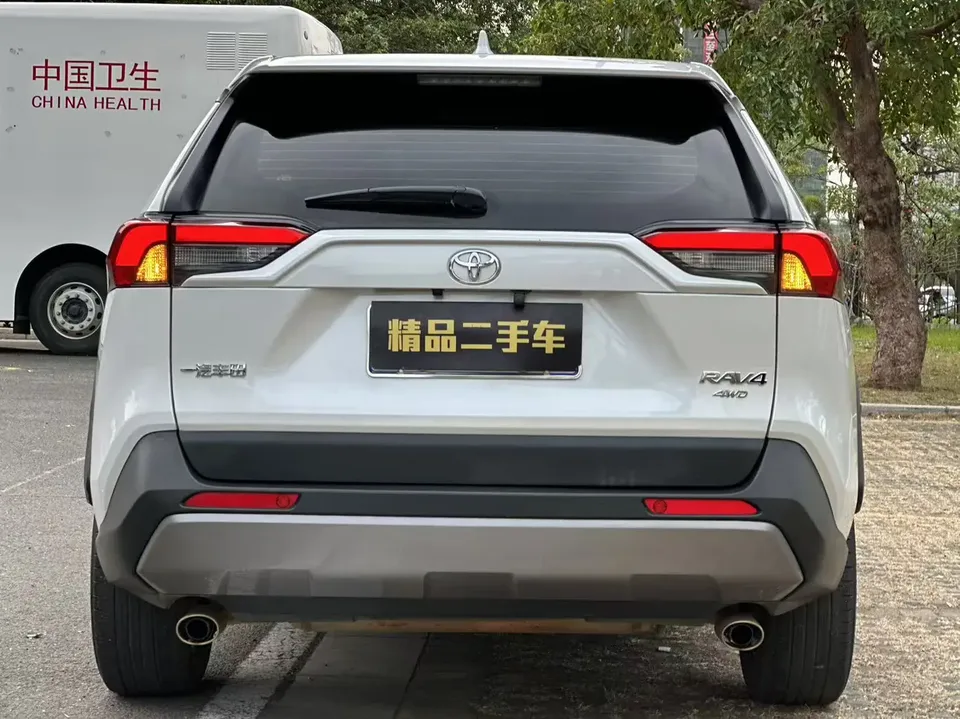 Toyota RAV4 2.0L CVT 4WD Fashion Edition 2022 — миниатюра 2