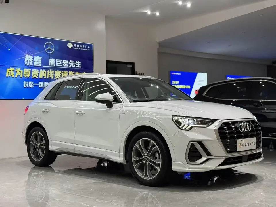 Audi Q3 Audi Q3 2022 40 TFSI Fashionable and Dynamic 2023 — миниатюра 3