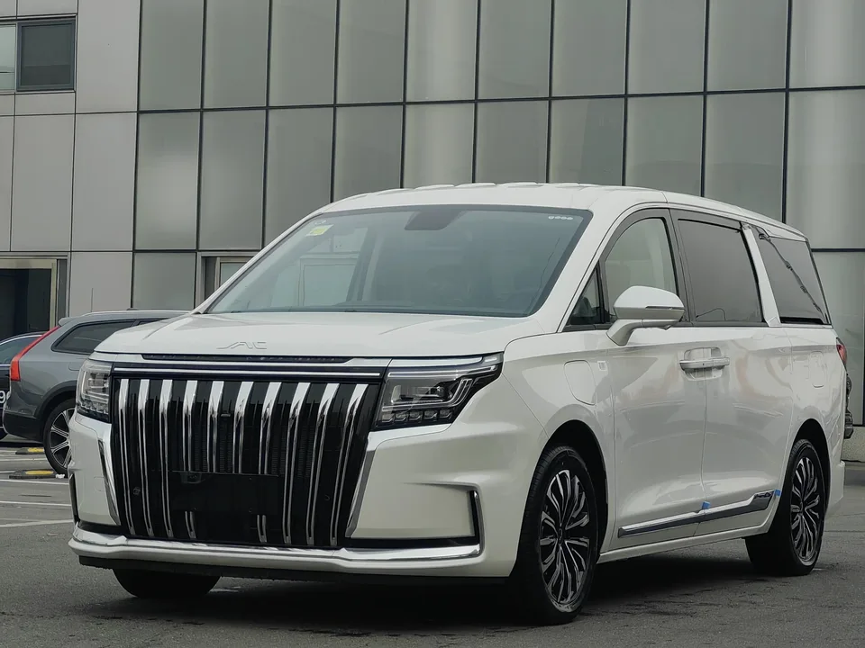 JAC Ruifeng RF8 PHEV 2025