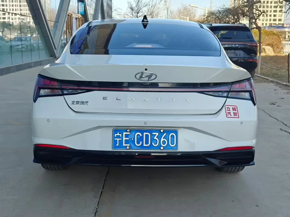 Hyundai Elantra Elantra 2022 1.5L CVT LUX Premium Edition 2023 — thumbnail 2