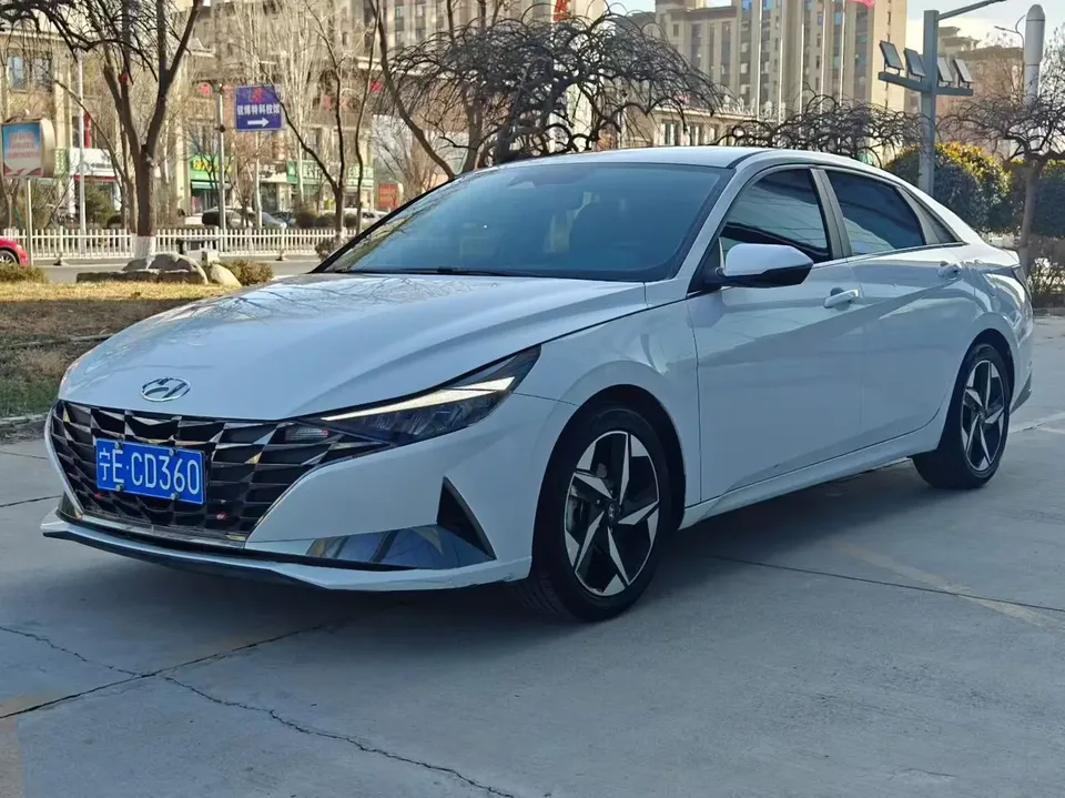 Hyundai Elantra 2023