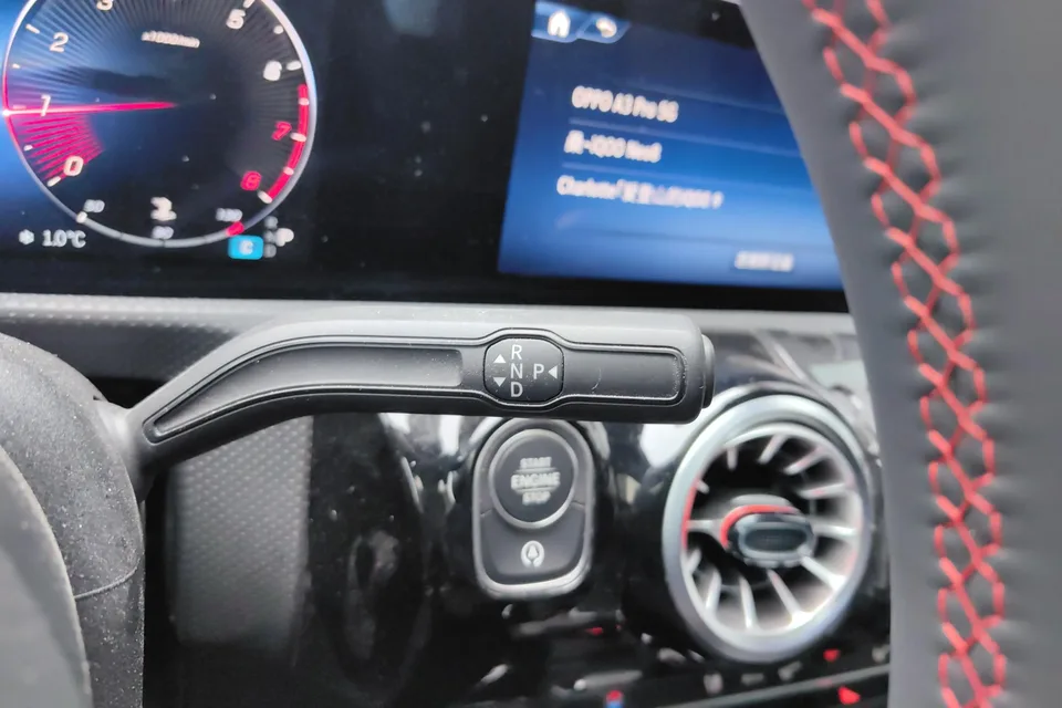 Mercedes-Benz Mercedes Benz A Class Mercedes-Benz A-Class 2023 A 200 L Sports Sedan Fashion Edition 2023 — миниатюра 4