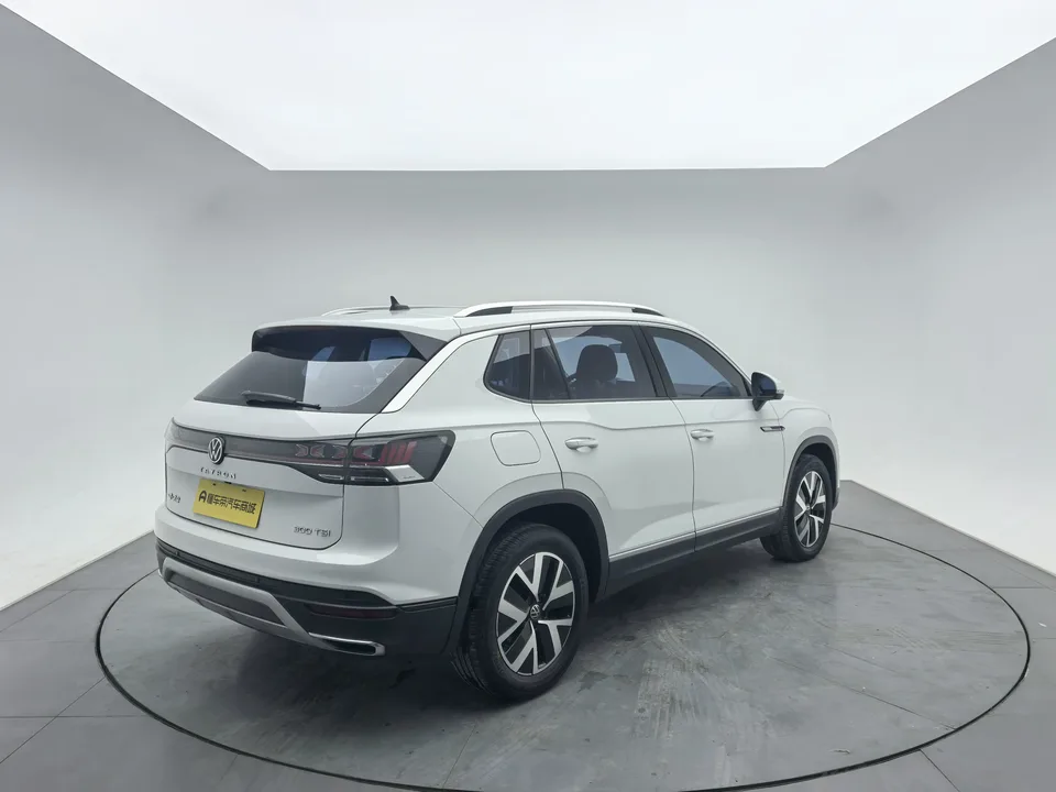 Volkswagen Tayron 300TSI 2WD Luxury Plus Advanced Edition 2023 — миниатюра 2