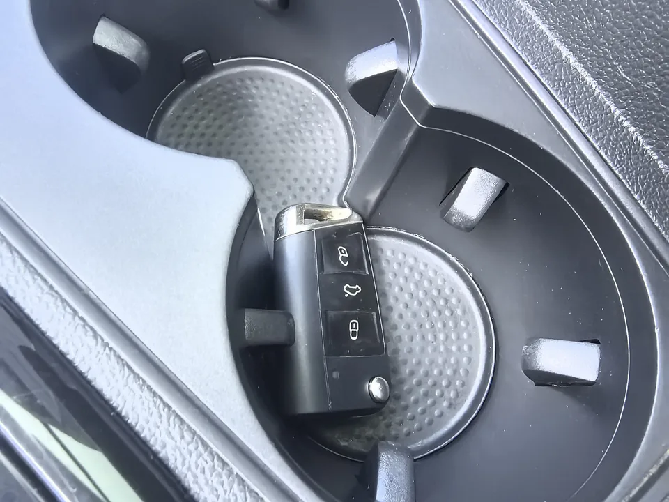 Volkswagen Tayron 300TSI 2WD Luxury Plus Advanced Edition 2023 — миниатюра 3
