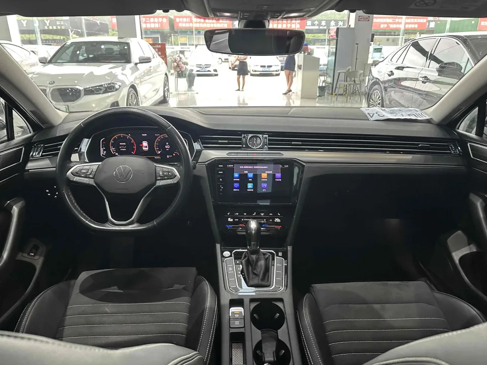 Volkswagen Magotan 330TSI DSG 30th Anniversary Edition 2022 — миниатюра 5