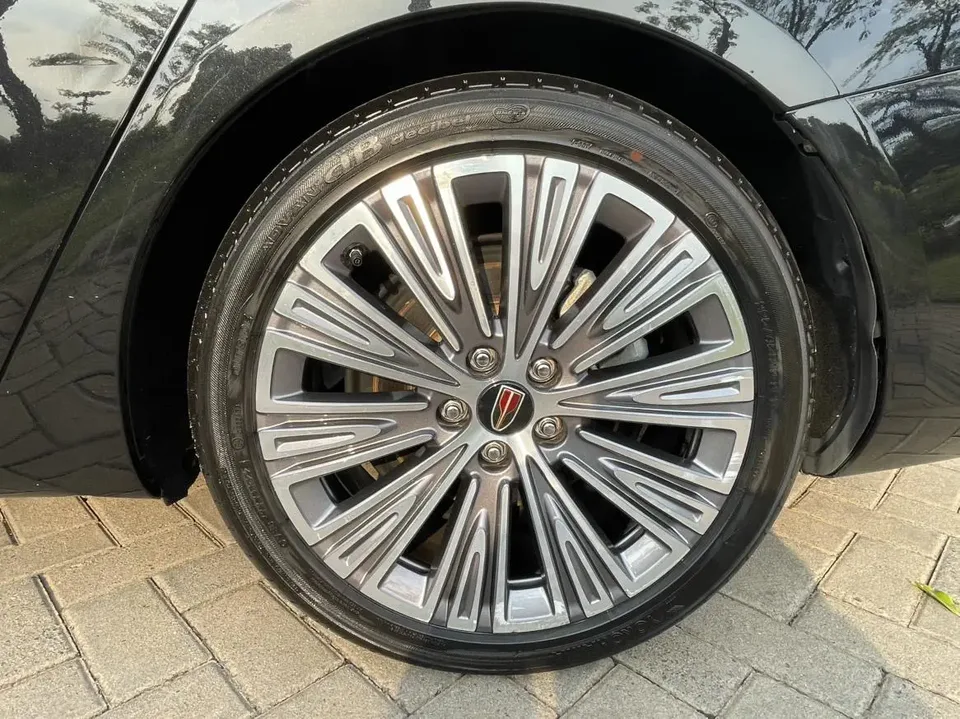 Hongqi H5 classic Hongqi H5 Classic 2022 Classic 1.8T Automatic Intelligent Connected Flag Collar Edition 2022 — миниатюра 4