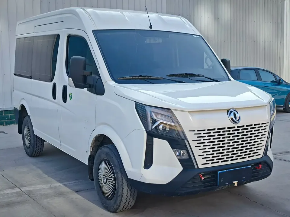 Dongfeng Yufeng Yufeng 2023 V9+ 2.0T manual front-wheel drive multi-functional short-axle mid-roof 5/6 seats 2024 — миниатюра 3