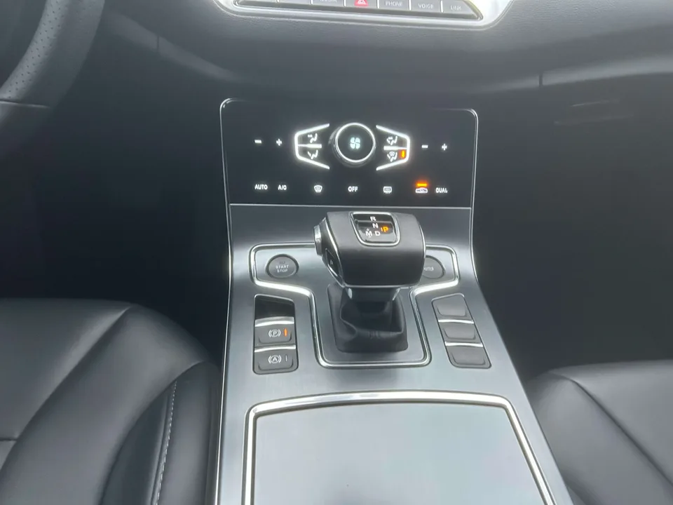 Hongqi H5 classic Hongqi H5 Classic 2022 Classic 1.5T DCT Qiyue Edition 2023 — миниатюра 4