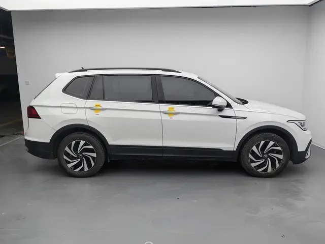 Volkswagen Tiguan L Tiguan L 2022 330TSI Automatic 2WD Comfort Edition 2022 — миниатюра 5