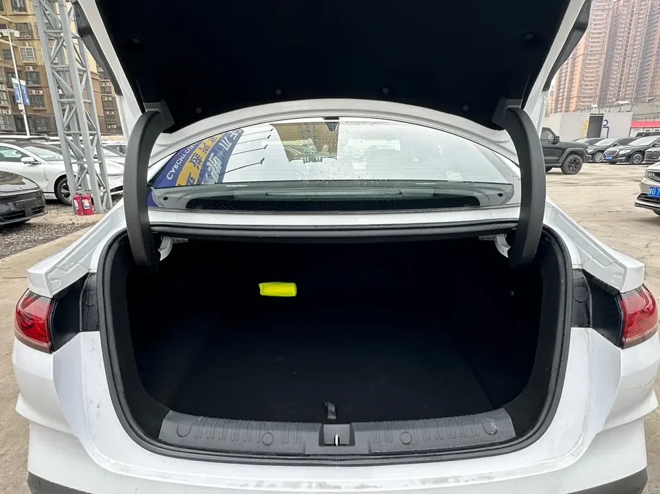 BYD Qin L DM Intelligent Driving Edition DM-i 120KM Beyond Edition 2025 — миниатюра 5