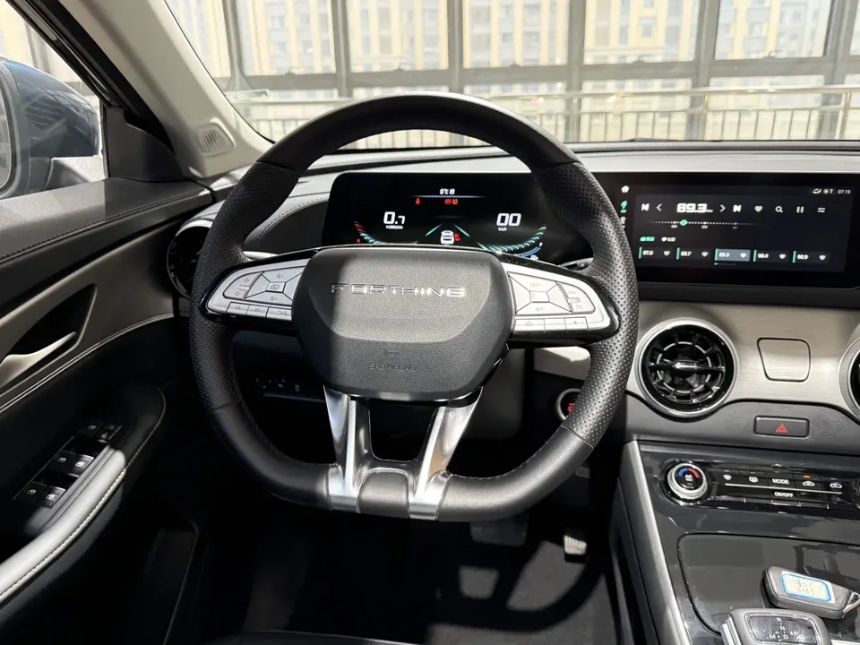 Forthing Fengxing T5 EVO Fengxing T5 EVO 2024 Crazy Edition 1.5TD DCT New Platinum Model 2024 — миниатюра 3