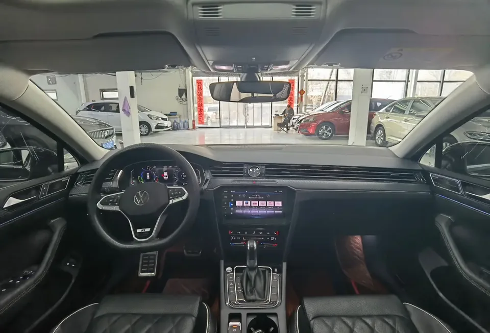 Volkswagen Magotan PHEV Magotan GTE 2022 luxury model 2023 — миниатюра 3