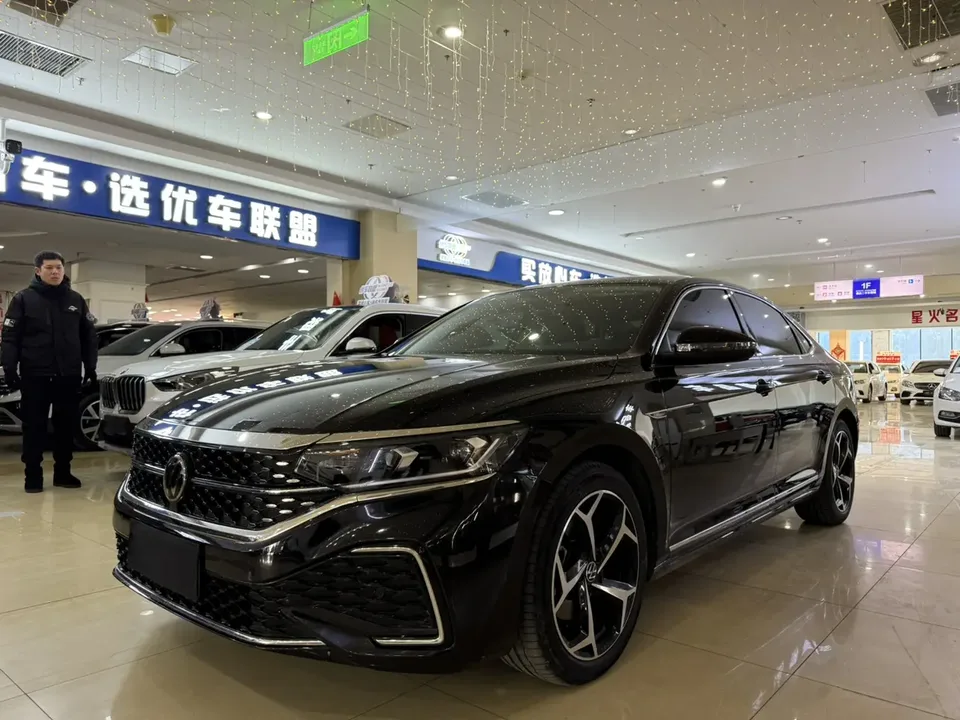 Volkswagen Passat 2024