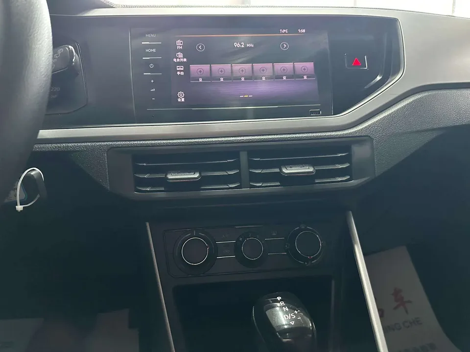 Volkswagen Polo Plus 1.5L Automatic Panoramic Enjoyment Edition 2022 — миниатюра 3