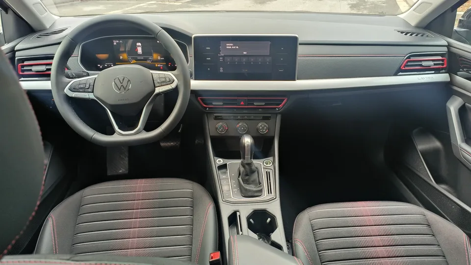 Volkswagen Lavida Lavida 2023 1.5L automatic Deyi version 2024 — миниатюра 5