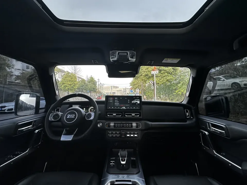 212 T01 2.0T Explorer 2025 — миниатюра 5