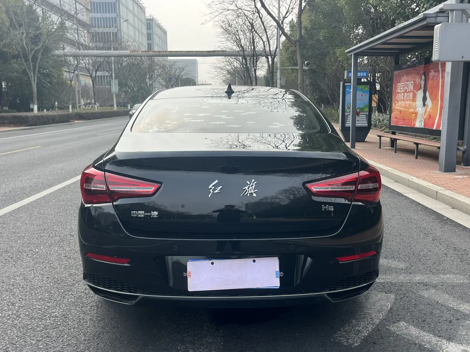 Hongqi H5 classic Hongqi H5 Classic 2022 Classic 1.5T DCT Flag Rhyme Edition 2022 — миниатюра 2