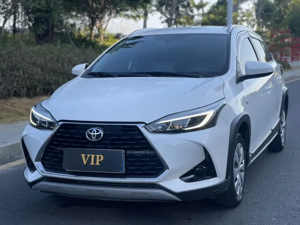 Toyota Yaris L Yaris L 2022 YARiS L is the 2022 1.5L CVT leading PLUS version 2023 — photo 1, buy with delivery to Moscow