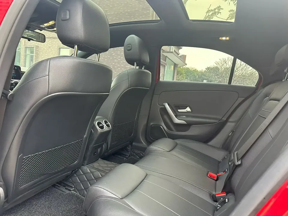 Mercedes-Benz Mercedes Benz A Class Mercedes-Benz A-Class 2022 A 200 L sports sedan dynamic version 2023 — миниатюра 3