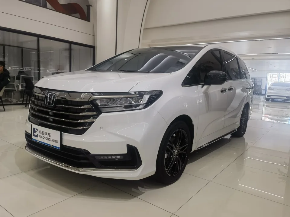 Honda Odyssey Odyssey 2024 Odyssey 2024 2.0L Sharp Enjoy Edition 2023 — photo 1, buy with delivery to Moscow