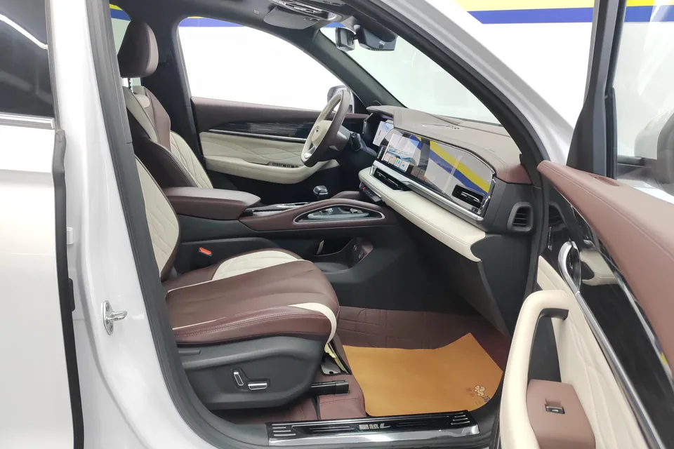 Geely Monjaro 2.0TD High-power Automatic 4WD Flagship Model 2022 — миниатюра 4