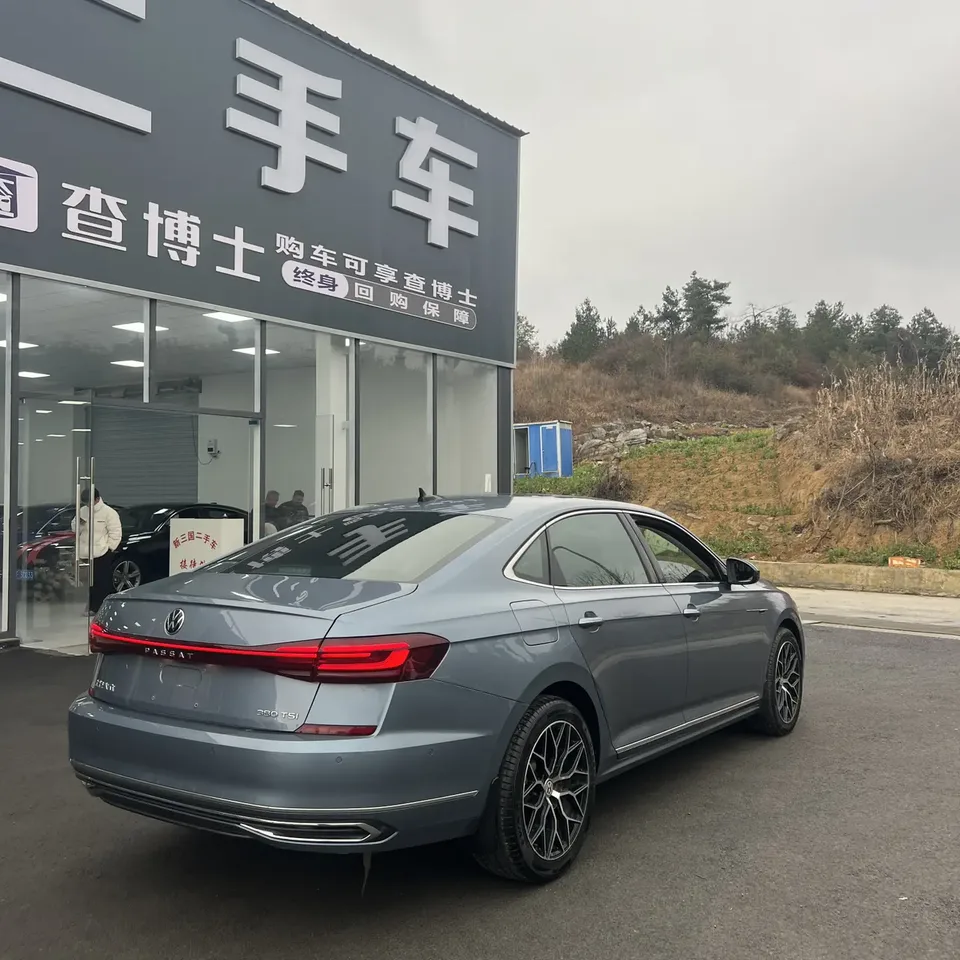 Volkswagen Passat Passat 2022 330TSI Deluxe Edition 2022 — миниатюра 2