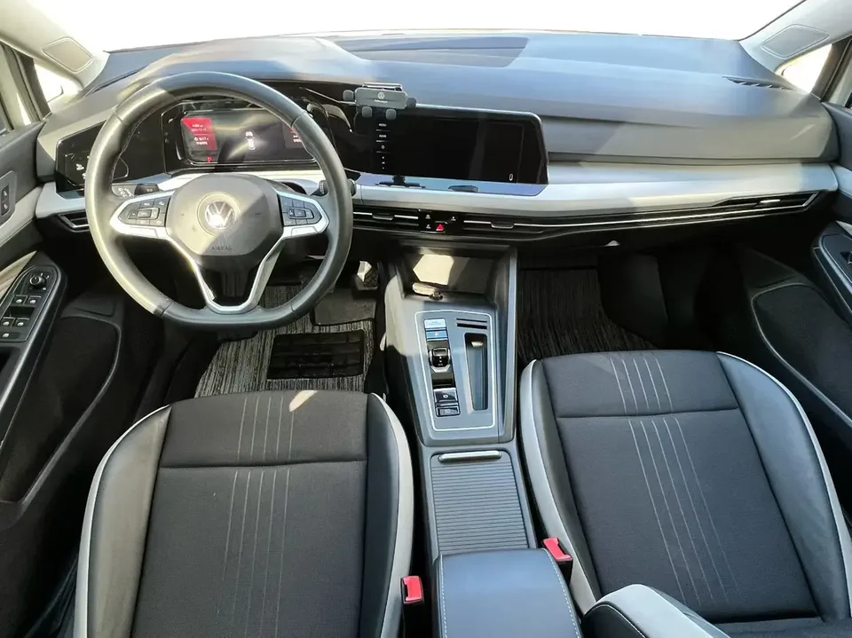 Volkswagen Golf 280TSI DSG Pro 20th Anniversary 2024 — миниатюра 3