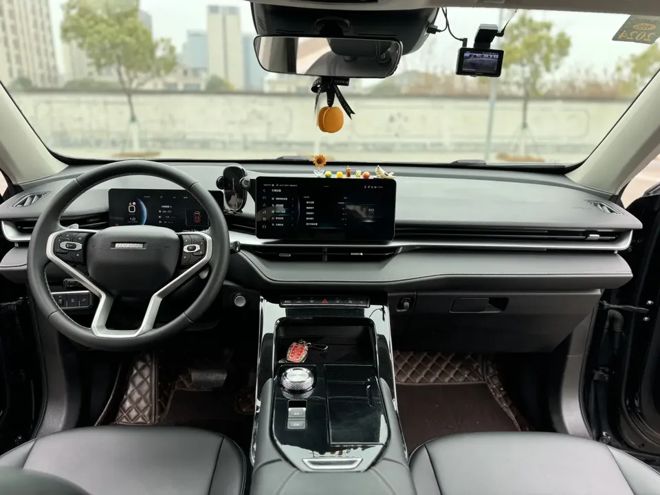 Haval H6 third generation 2.0T automatic four-wheel drive Max version 2022 — миниатюра 3