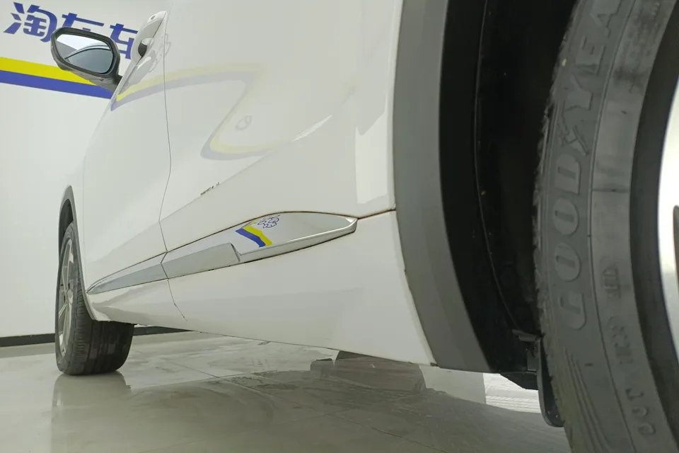 Geely Monjaro 2.0TD DCT EVO 2WD Premium Edition 2023 — миниатюра 3