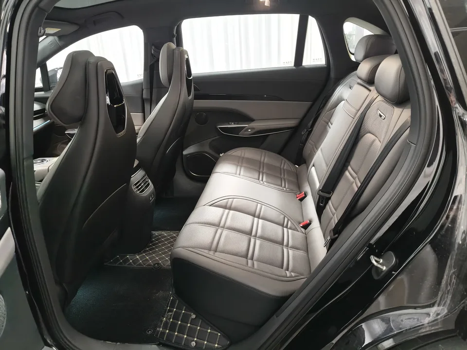 Hongqi Red Flag Tiangong 08 730 Max rear-wheel drive version 2024 — миниатюра 5