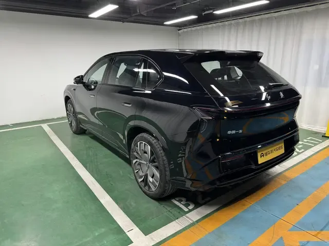 Hongqi Red Flag Tiangong 08 730 Max rear-wheel drive version 2024 — миниатюра 2