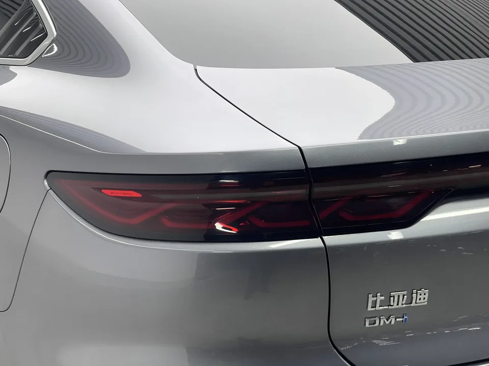 BYD Han DM DM-i Honor Edition 121KM Premium Edition 2024 — миниатюра 4